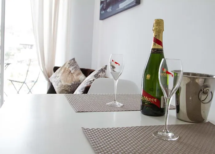 White House - Piro 公寓