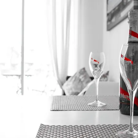 White House - Piro Daire