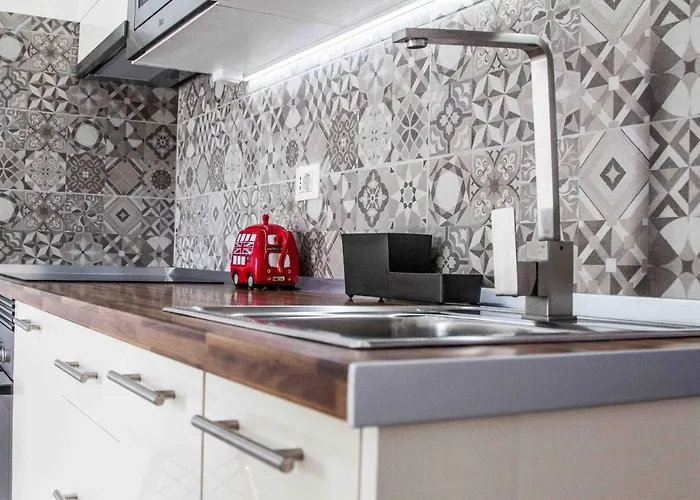 White House - Piro * San Miguel de Abona