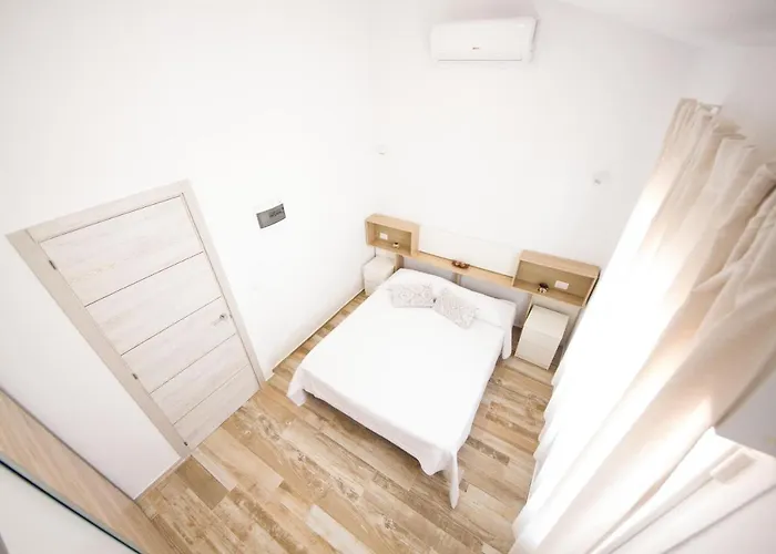 White House - Piro Daire